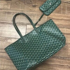 Vibrant Green Geometric Tote Bag with Glossy Finish